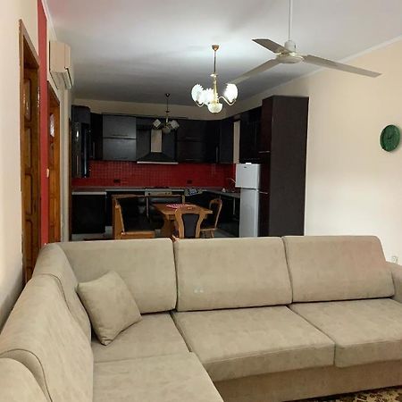 Villa Shtepi Me Qera Fier Esterno foto